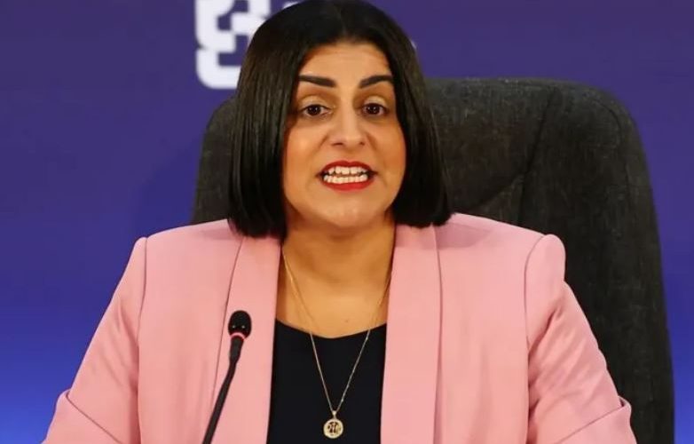 bbc news Refugees to face 20-year wait to settle permanently under asylum reforms